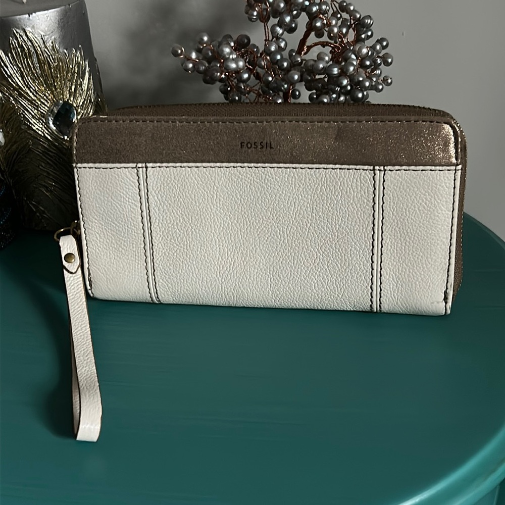Fossil Jodi Style Zip Around Wallet Wristlet In I… - image 1